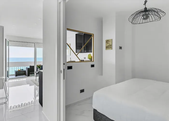 Le Pamela Front De 芒通