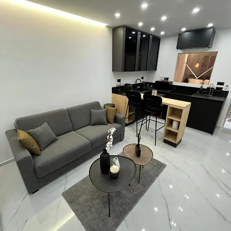 Le Pamela Front De Apartment