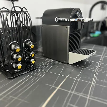 Le Pamela Front De *